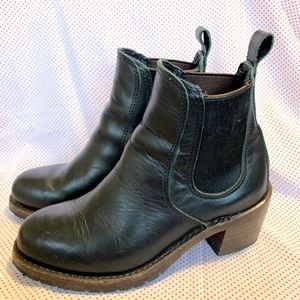 Red Wing Harriet Ankle Chelsea Black Leather Boots